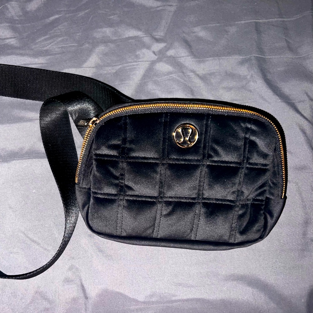 Lululemon Velvet belt bag